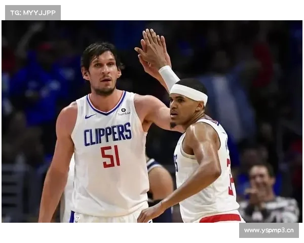 NBA现役第一巨人博班:长臂能当自拍杆,脚不离地完成扣篮 NBA现役第一巨人博班:长臂能当自拍杆,脚不离地完成扣篮